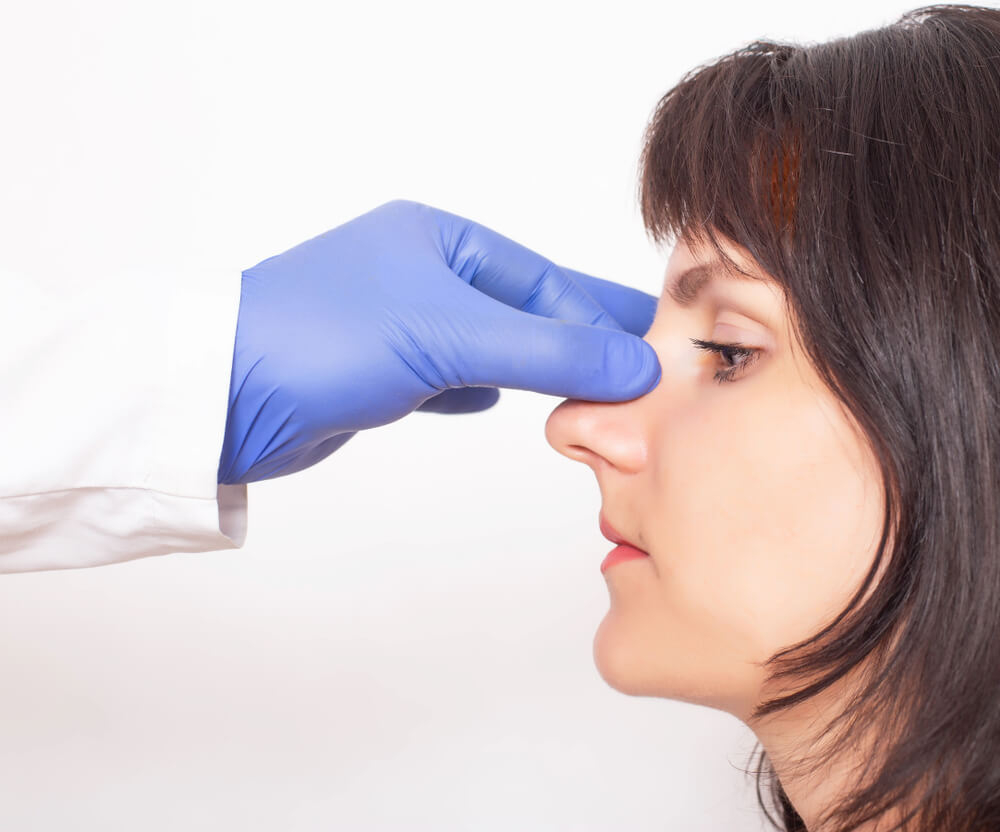 How nasal septum deviation is diagnosed
